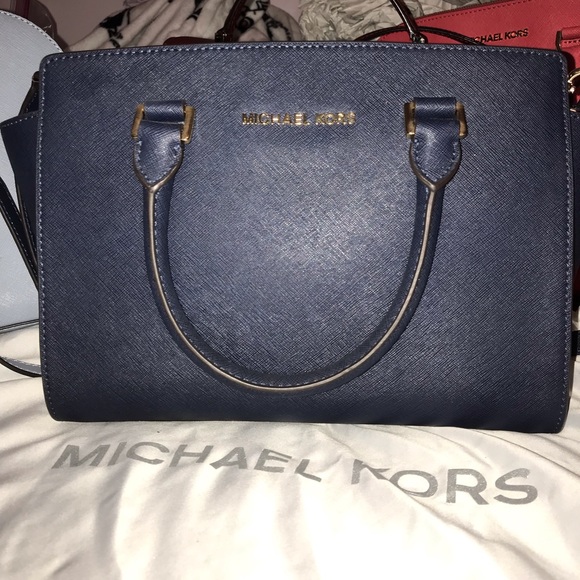 Michael Kors Handbags - Michael Kors Bag